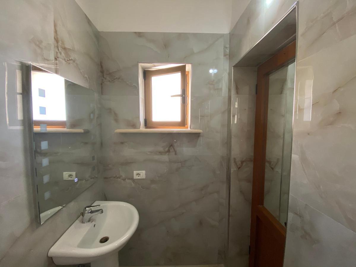 Guest House Lionel Durrës Zewnętrze zdjęcie